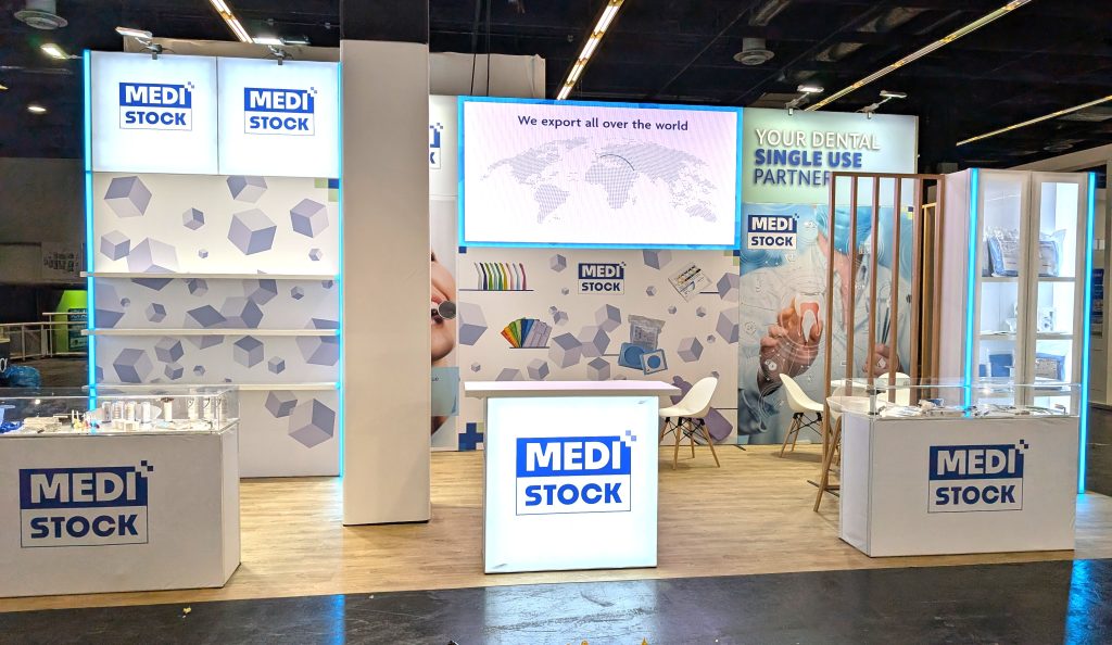 Stand personnalisé modulable de 32m2